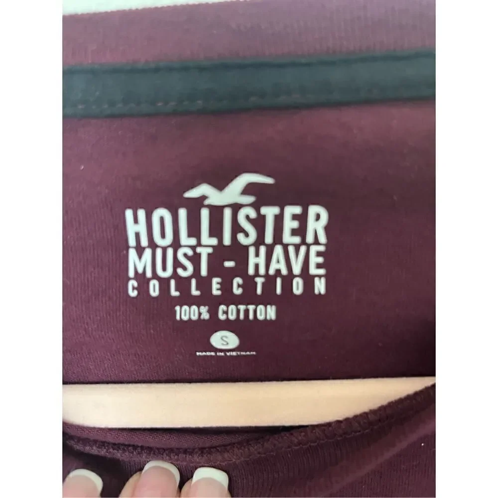 Hollister California Embroidered T-Shirt Men's Small - New